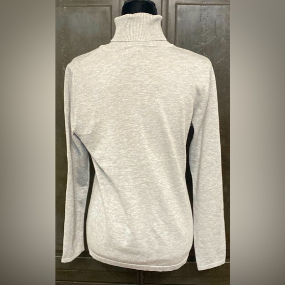 Questions gray sparkling OS turtleneck - Size Large - Picture 3 of 10